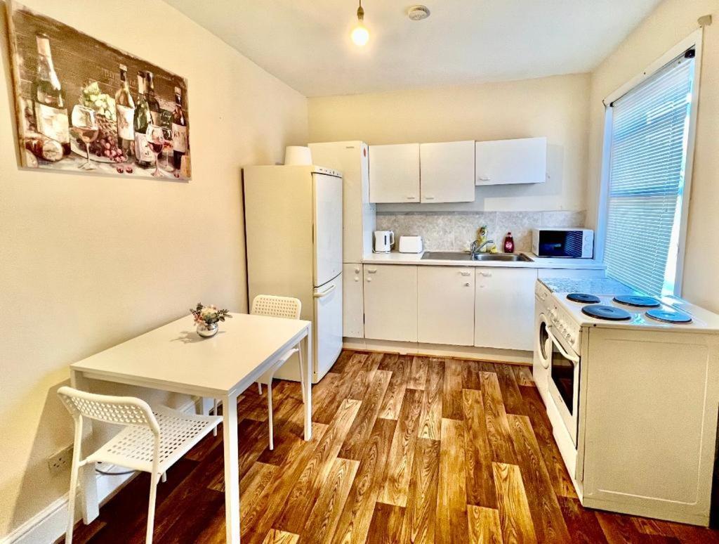 Studio Flat In Colliers Wood Διαμέρισμα Λονδίνο Εξωτερικό φωτογραφία
